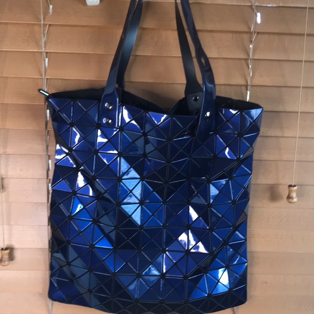Blue Rubberized Plastic Geometric Pattern Tote Bag - image 1